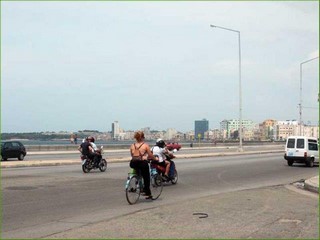 Foto del malecon a pocos metros del apartamento