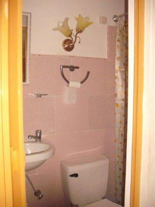 Baño del apartamento Ana Rosa en la Habana