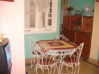 Salon comedor en apartamento Odalys en la Habana