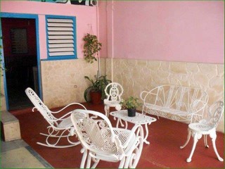 Alquiler de apartamento Ileana de 1 habitacion doble o triple en Centro Habana, Cuba