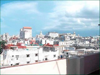 Vistas a la ciudad desde el apartamento Roly en la Habana 
