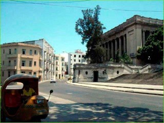 Vista de la Universidad y el Edificio donde se encuentran las Habitaciones Concha