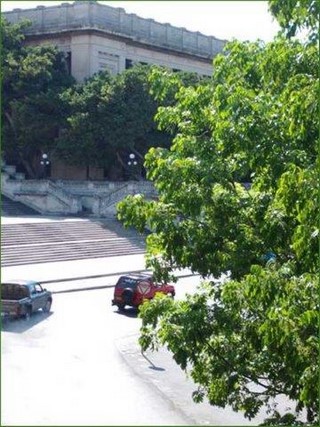 Vista de la Universidad y el Edificio donde se encuentran las Habitaciones Concha